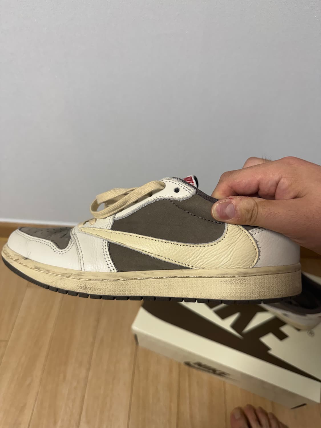 트레비스 스캇 조던 1 270 리버스 모카 상품이미지4