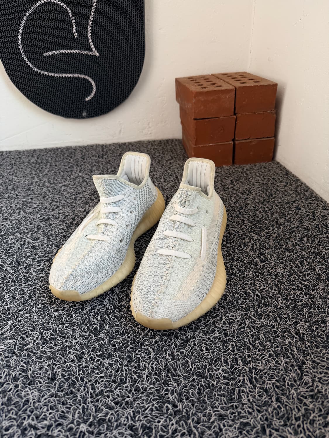 아디다스 이지 부스트 350 V2 클라우드 화이트 235 상품이미지1