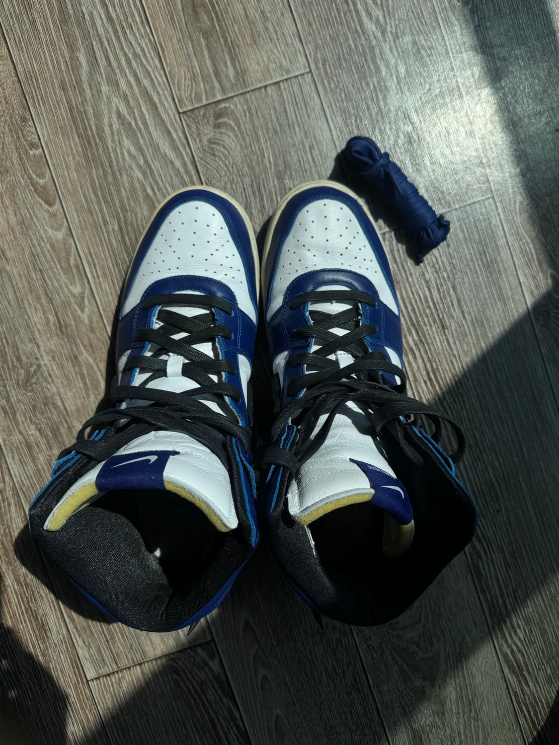 나이키 앰부쉬 덩크 하이 로얄블루 290 상품이미지2