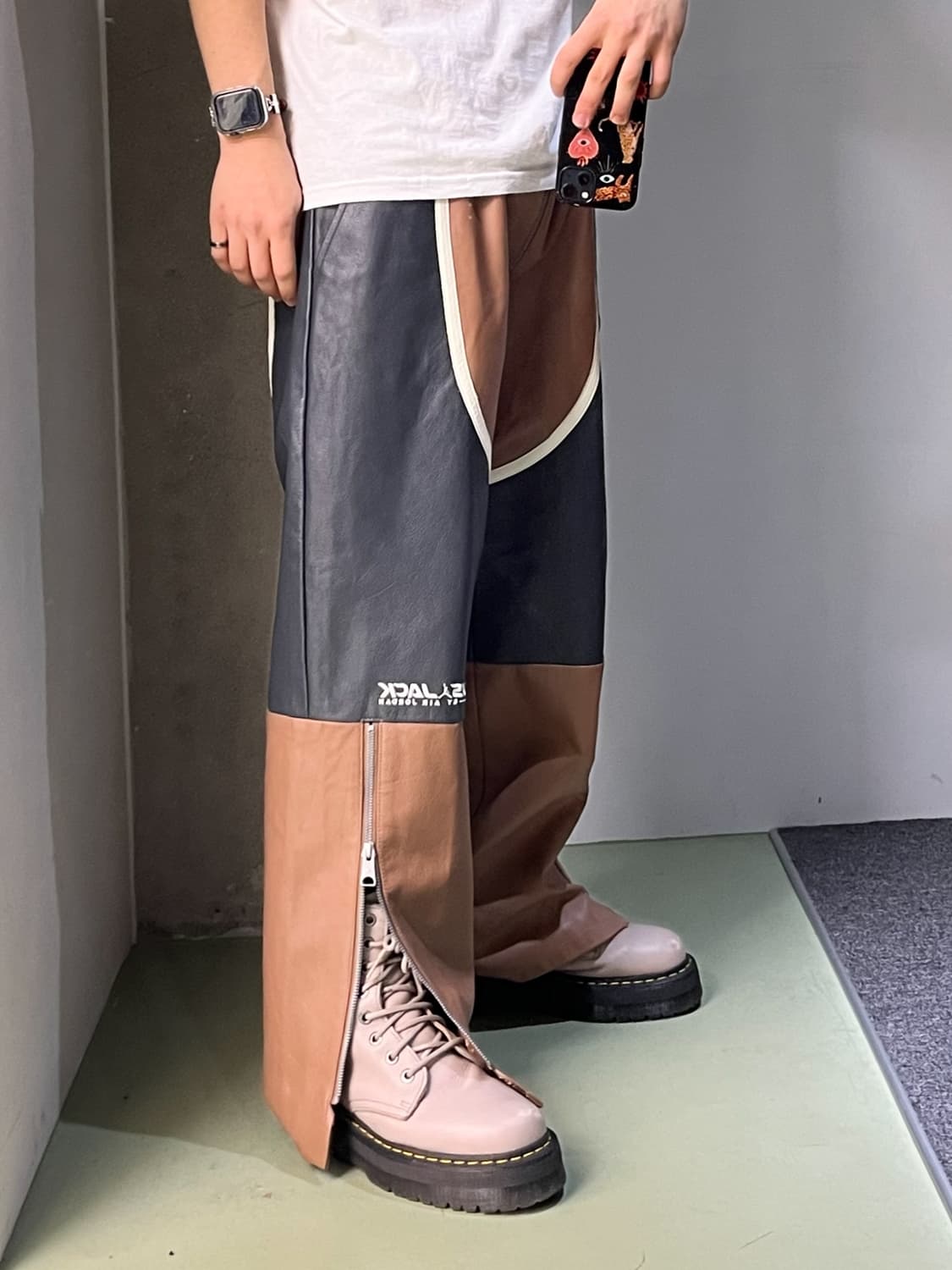 조던 X 캑터스 잭 모터 레더 팬츠 상품이미지3