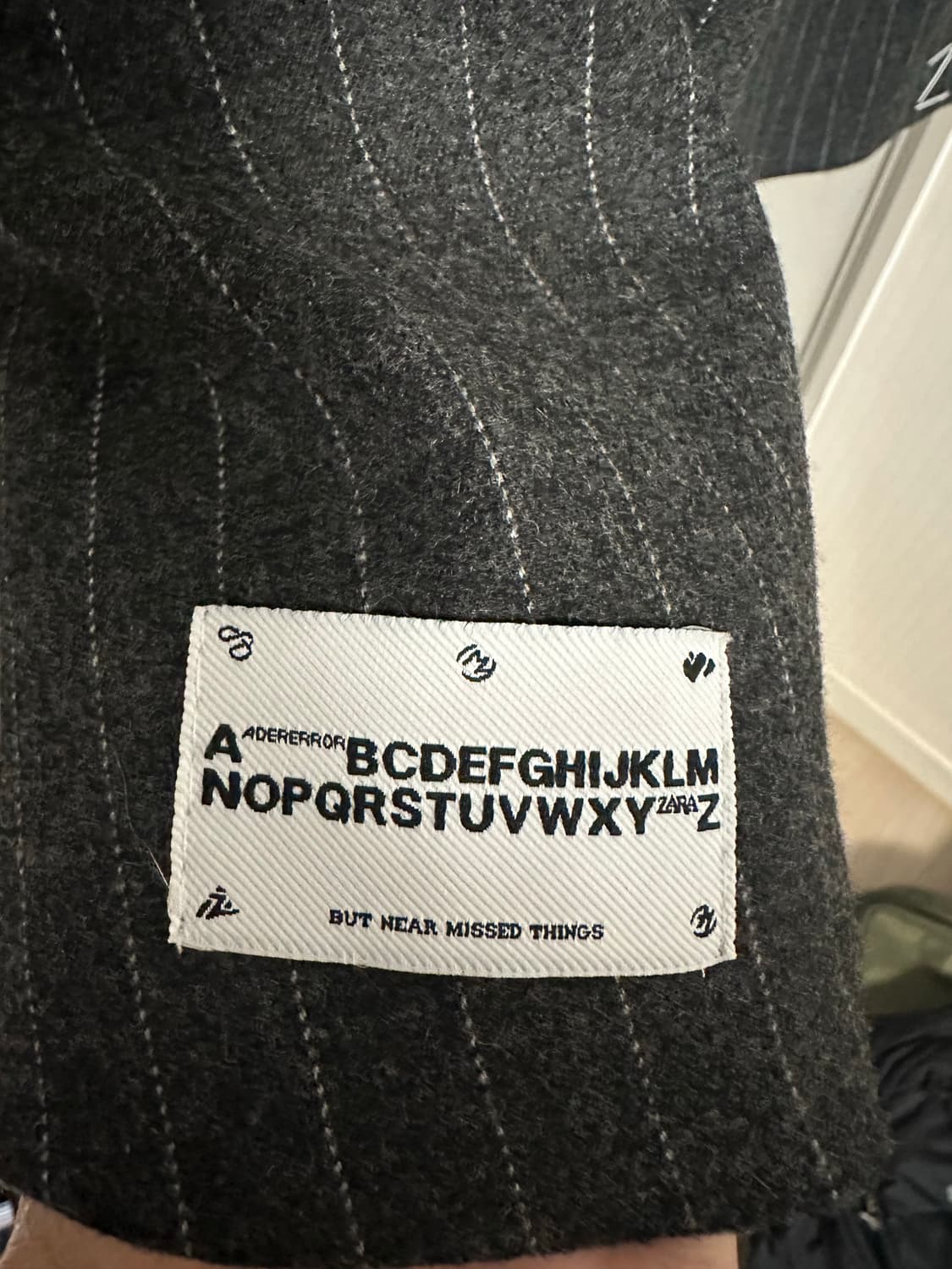 자라 아더에러 스트라이프 오버사이즈 블레이저 상품이미지4