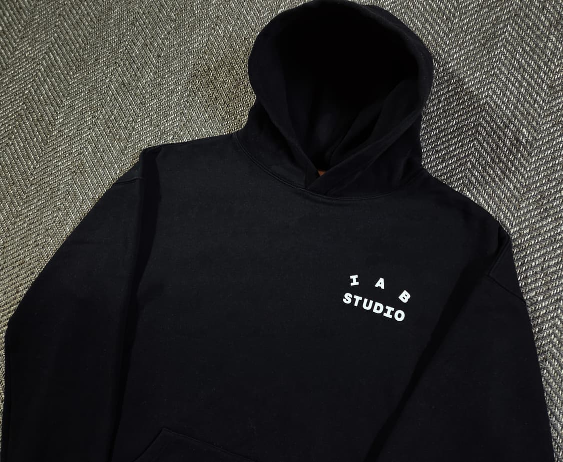 IAB studio 아이앱 스튜디오 블랙 후드티 상품이미지3