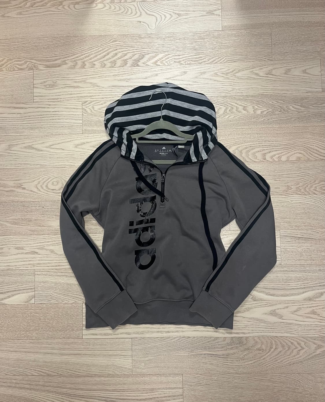 아디다스 후드티 (줄무늬 후드) 상품이미지1