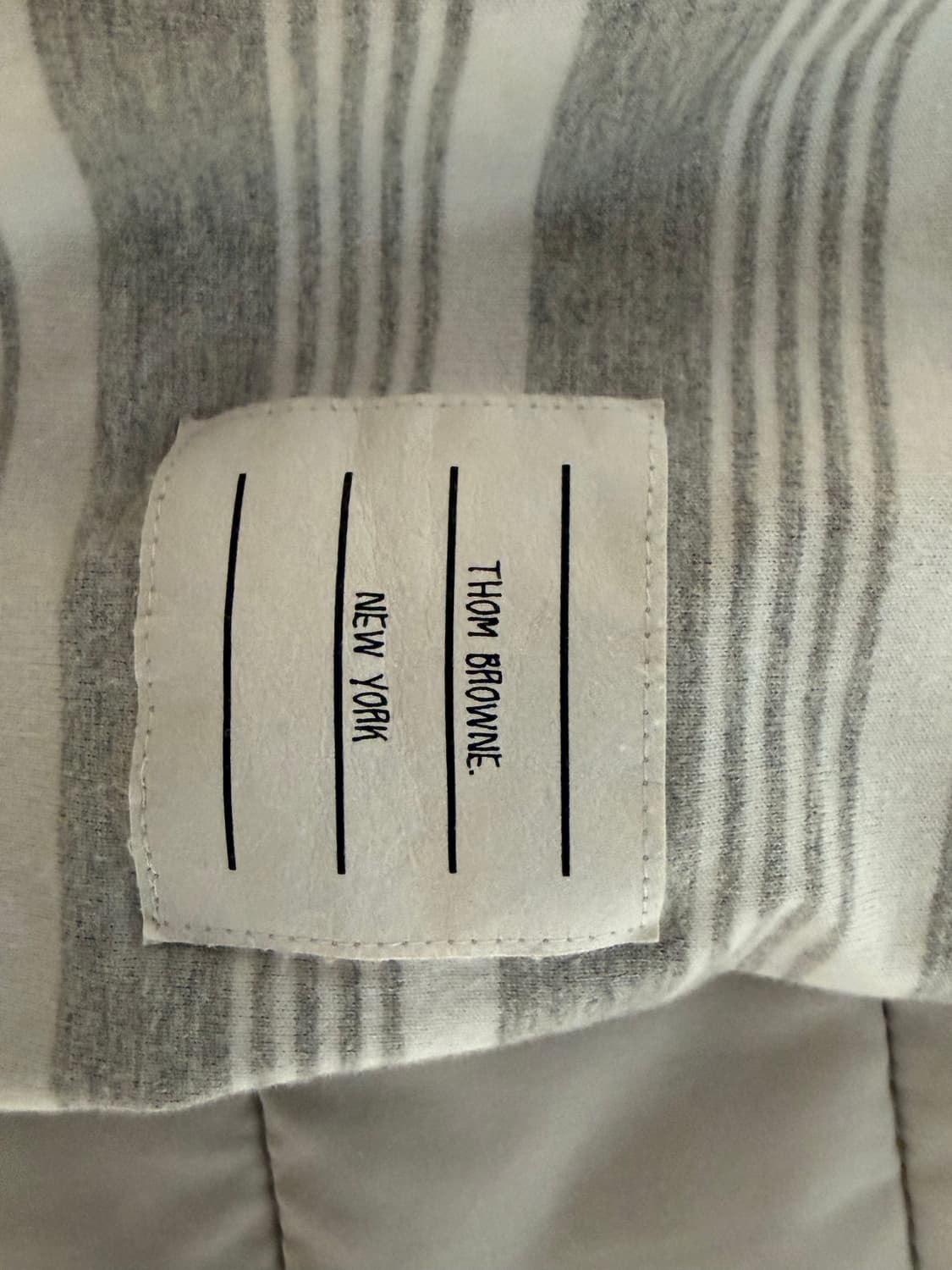 톰브라운 숏슬리브 와이어드 클라우드 애필리크 상품이미지4