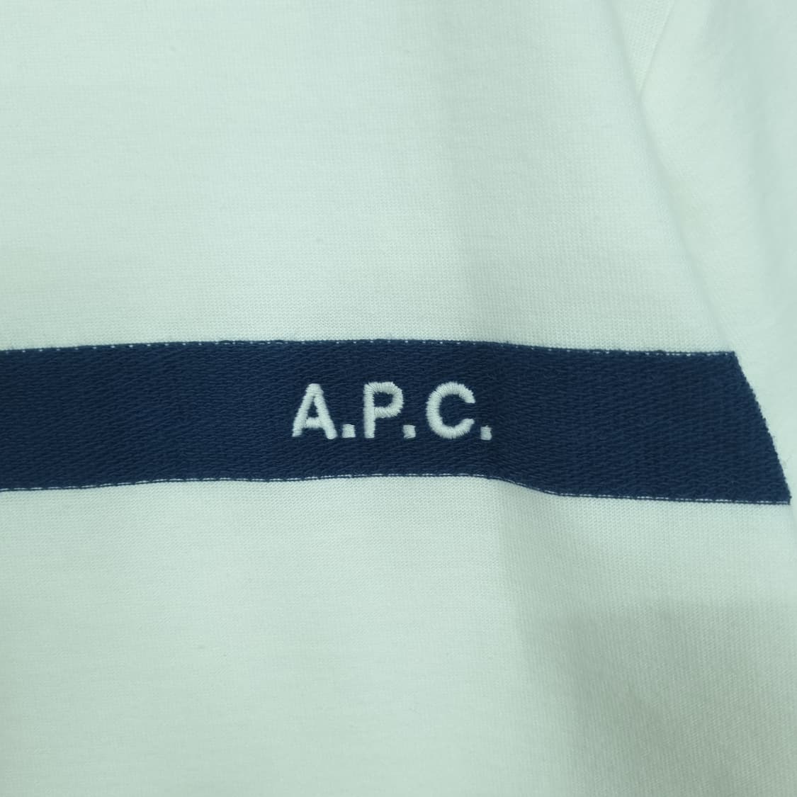 A.P.C. 아페쎄 화이트 유카타 엠브로이드  로고 반팔 티셔츠 상품이미지3