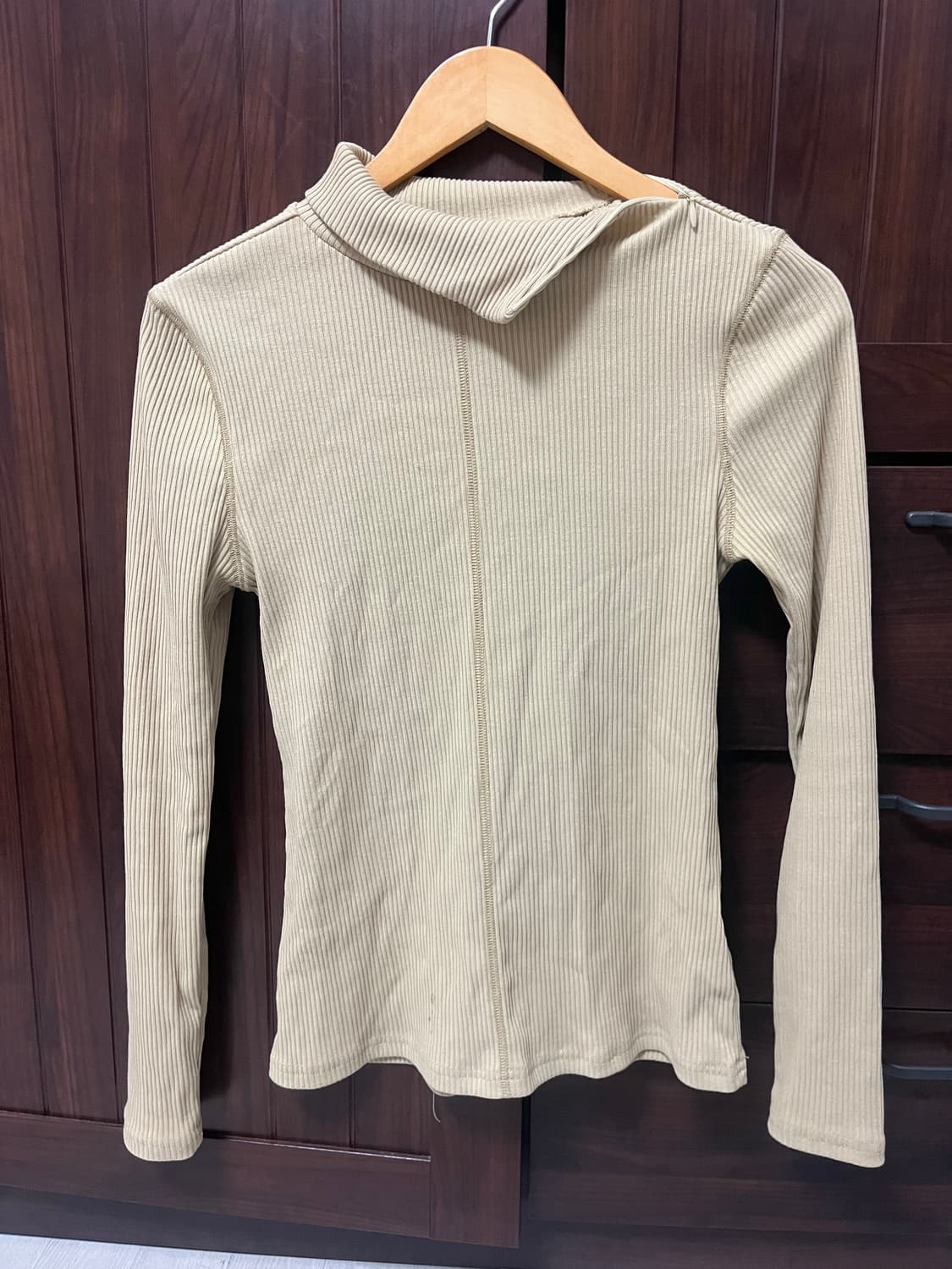 애옹쓰 머스타드 터틀넥 상품이미지2