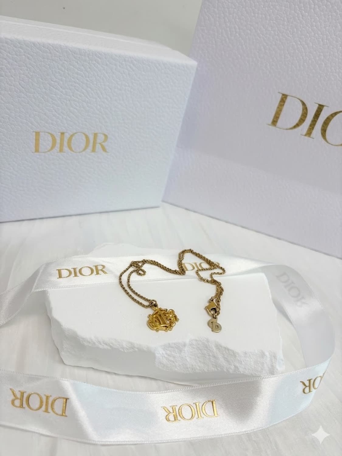 👑[초희귀템] 디올 빈티지 엠블럼 로고 골드 목걸이 ✨ 상품이미지2