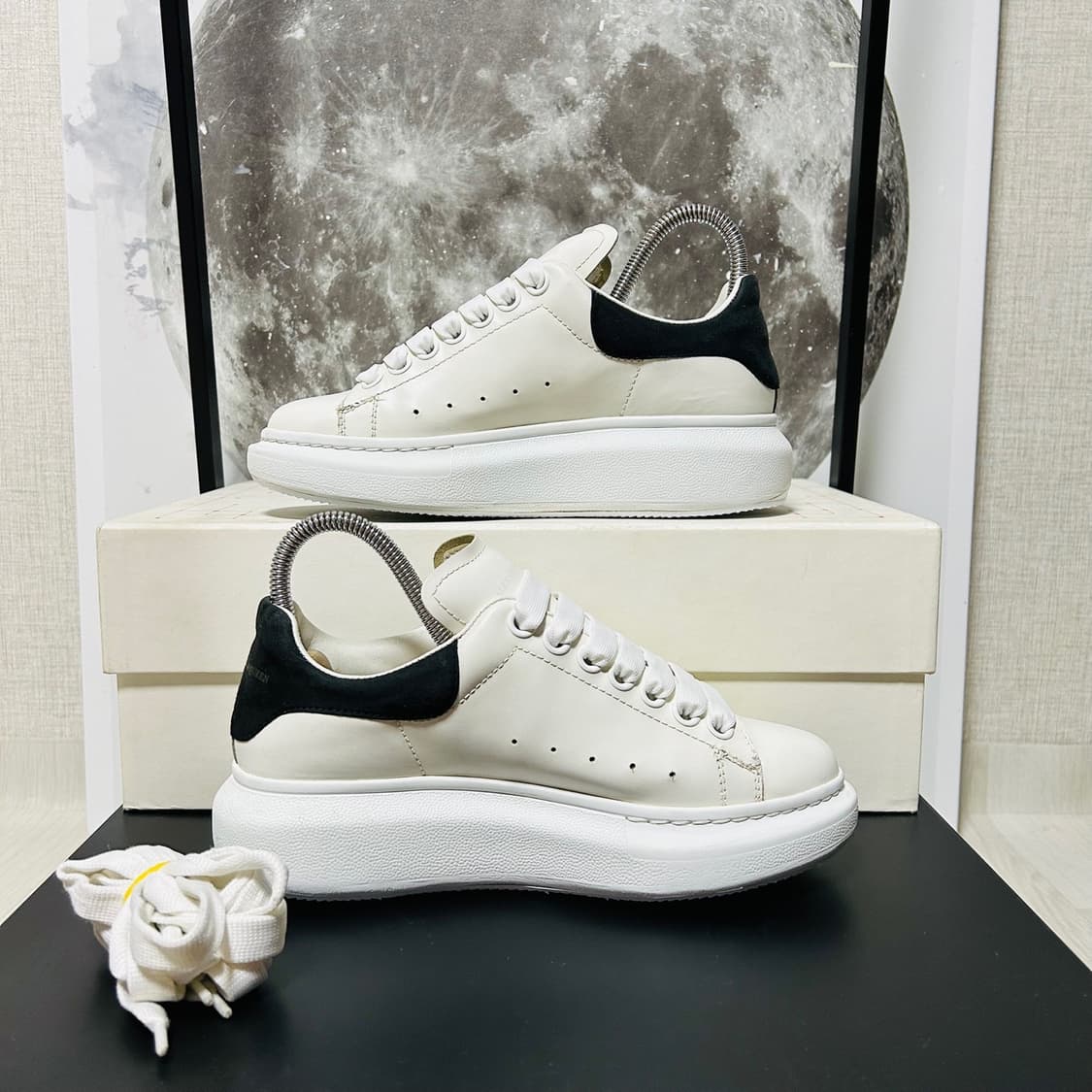 정품 35) 알렉산더 맥퀸 오버솔 스니커즈 225~23 상품이미지2