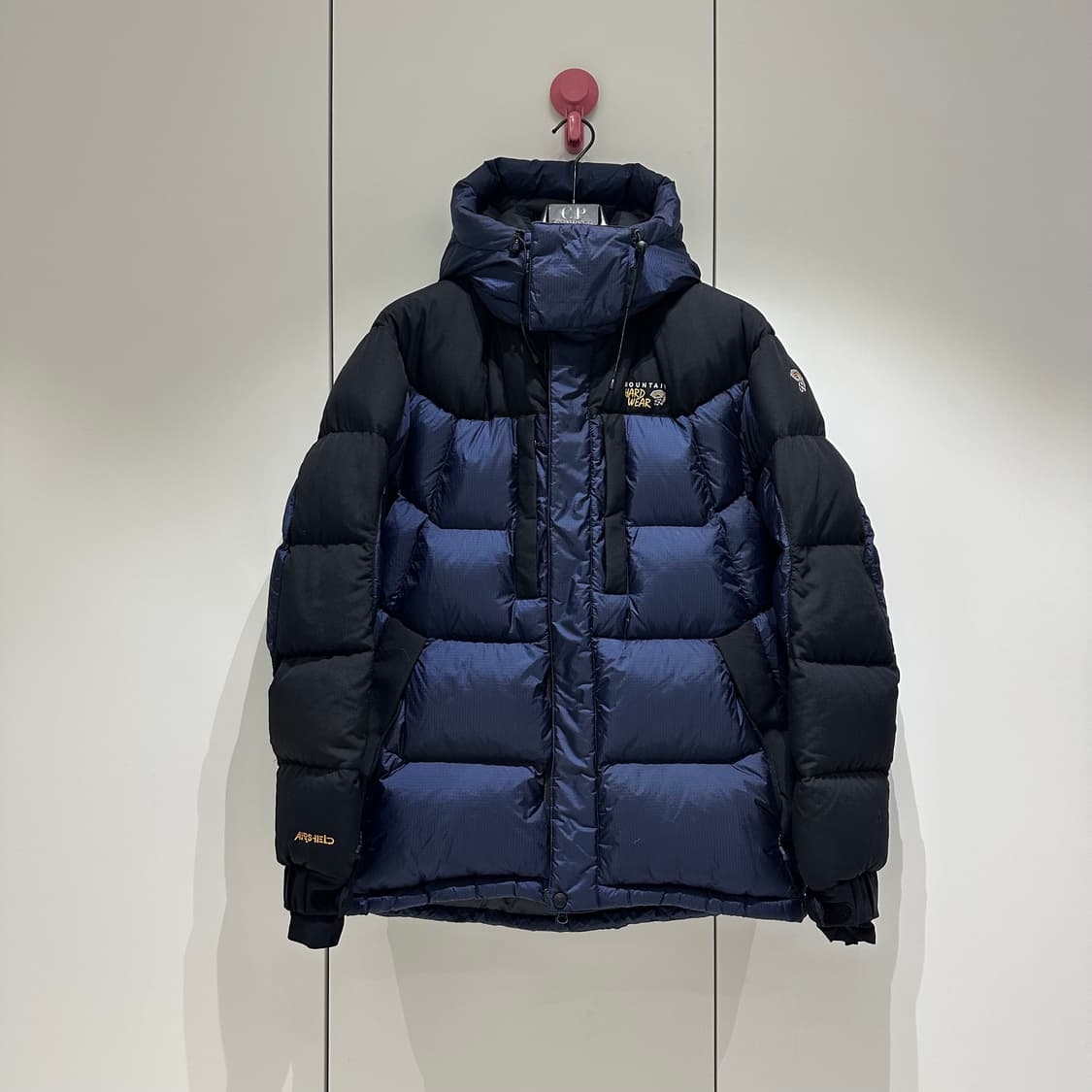 마운틴하드웨어 패딩 상품이미지5