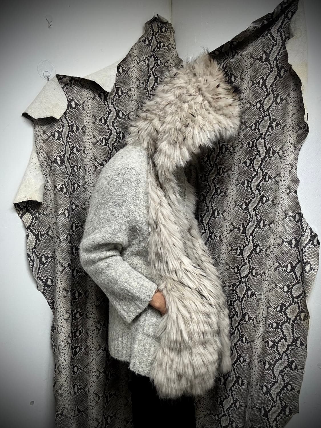 [V-Kei] Raccoon Fur White Wool Hoodie Ja 상품이미지1