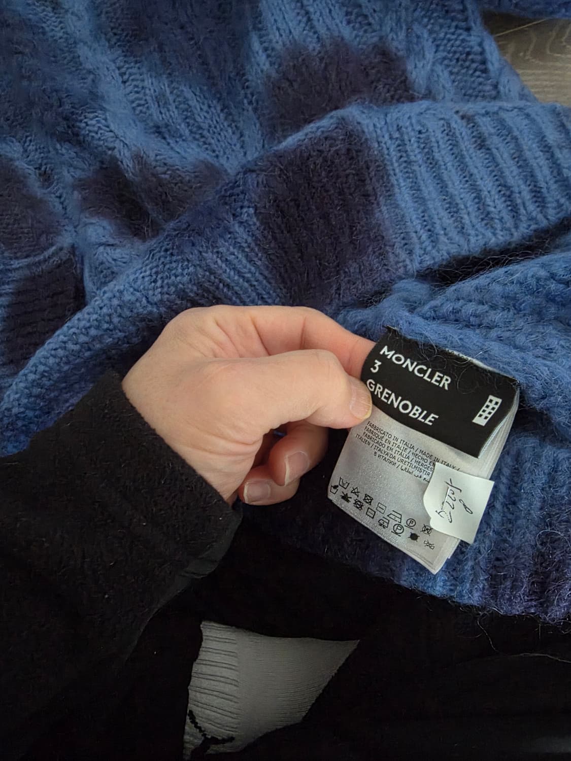 몽클레어 니트A급 상품이미지4