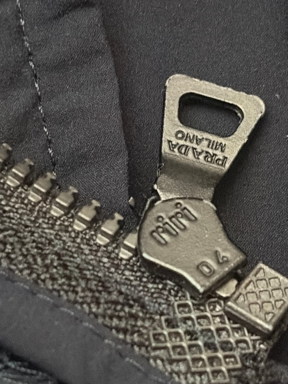 00s 프라다스포츠 바람막이 상품이미지5