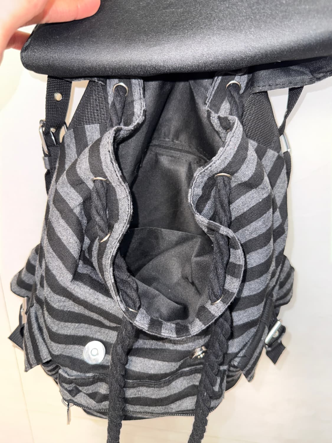 Black & gray wool stripe backpack  상품이미지5