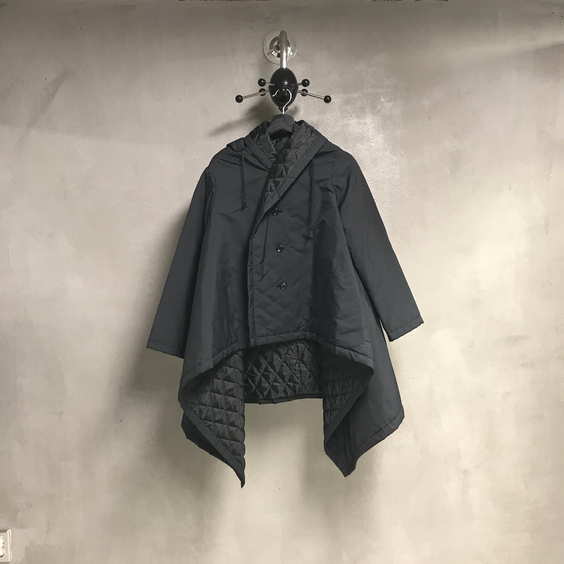꼼데가르송 블랙 패디드 코트 M(W) 상품이미지1