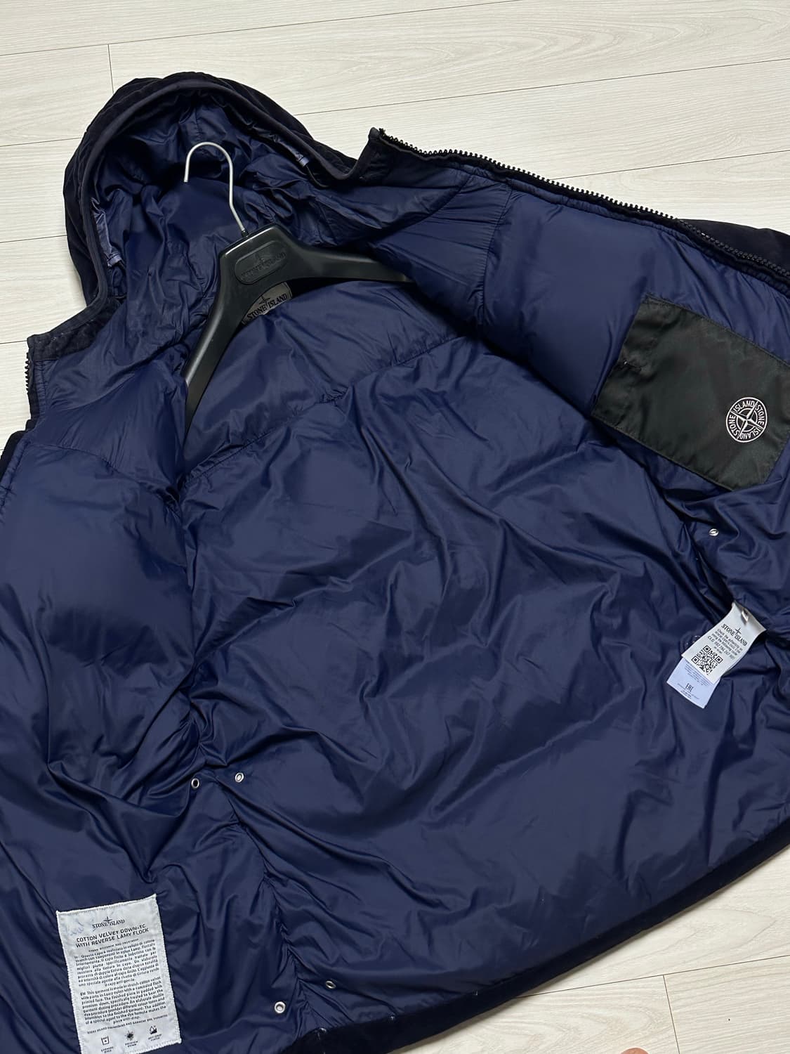 스톤아일랜드 벨벳 다운 tc 패딩 M(105) 상품이미지4