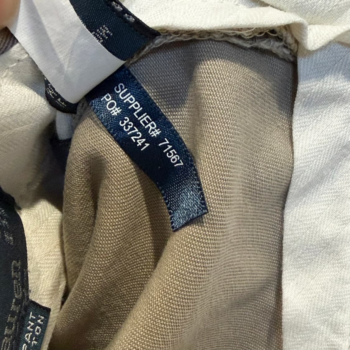 폴로 랄프로렌 클래식 테이퍼드 치노팬츠 후면자수 디테일 베이지 상품이미지8