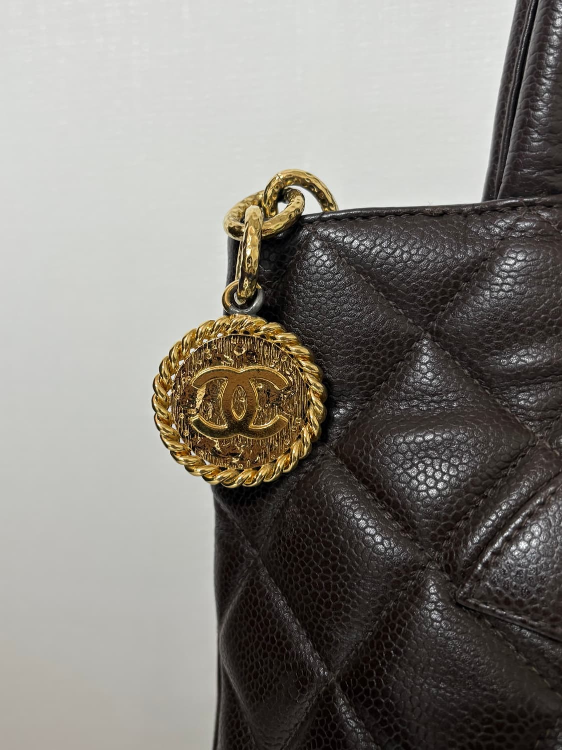 샤넬 메달리온 코인백 브라운 상품이미지2