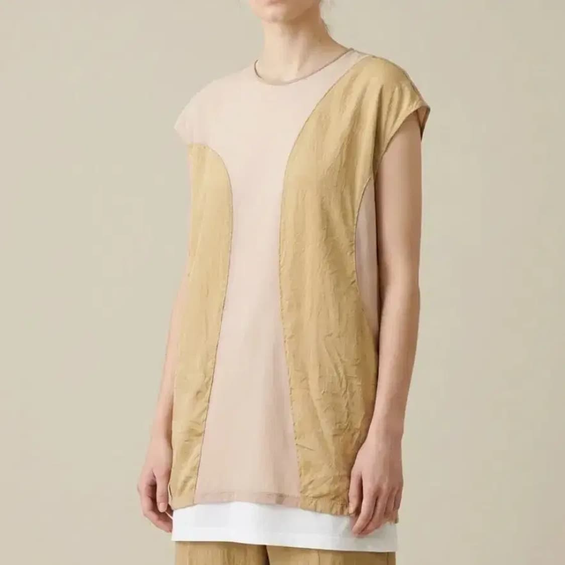 르베이지 배색 슬리브리스 롱 블라우스 ~66 상품이미지1