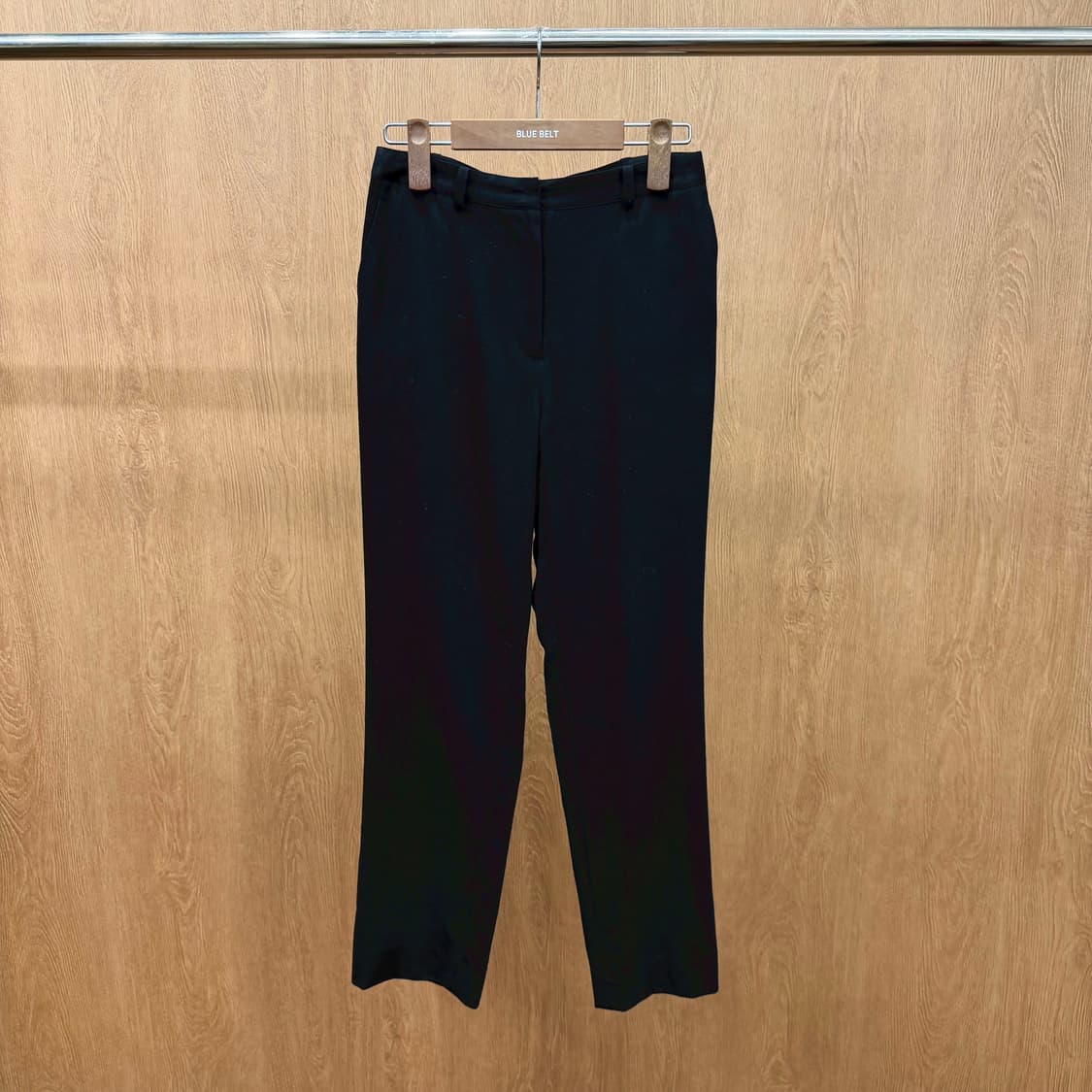 버버리 런던 울 슬랙스 팬츠 미니멀 무지 디테일 스트레이트핏 블랙 상품이미지2