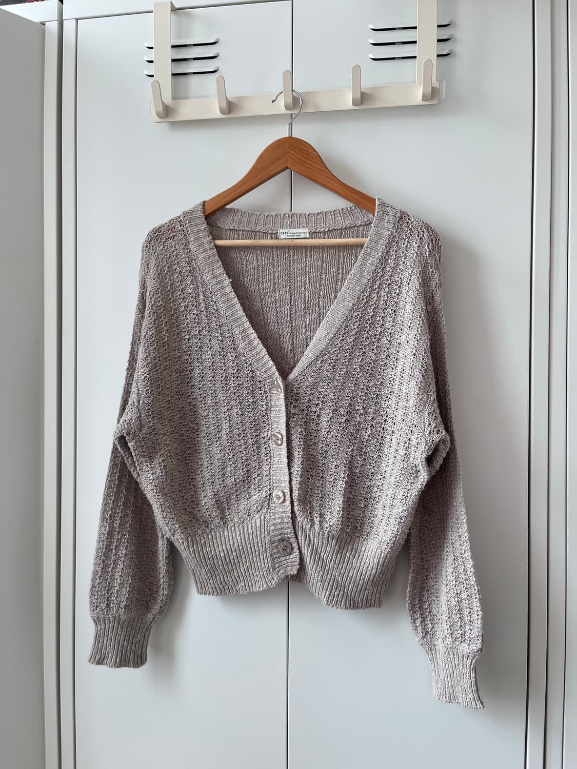 Earth music 프리미엄 라벨 그물 니트 오트밀 가디건 상품이미지5