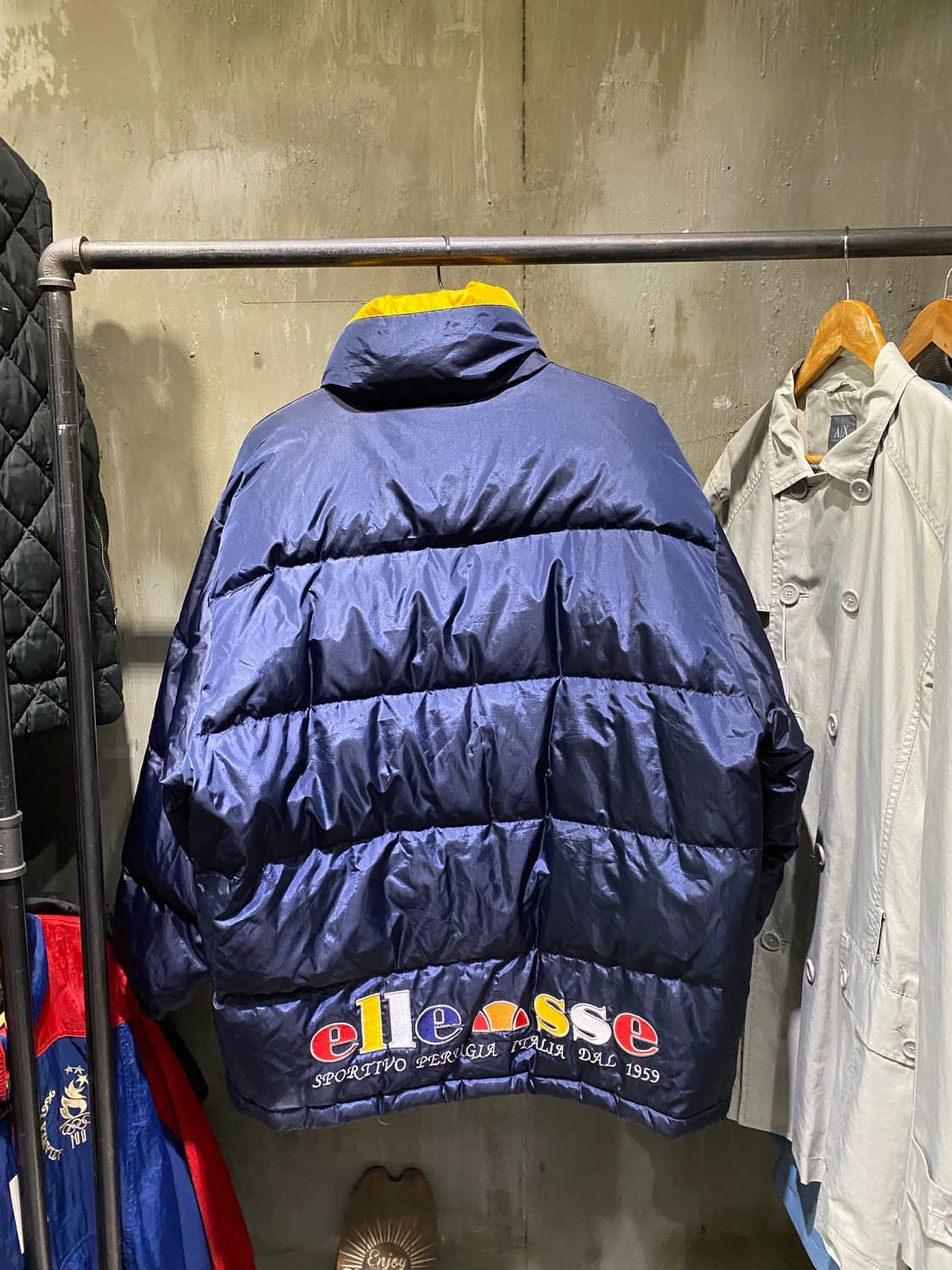 엘레쎄 구스다운 올드스쿨 패딩 상품이미지2