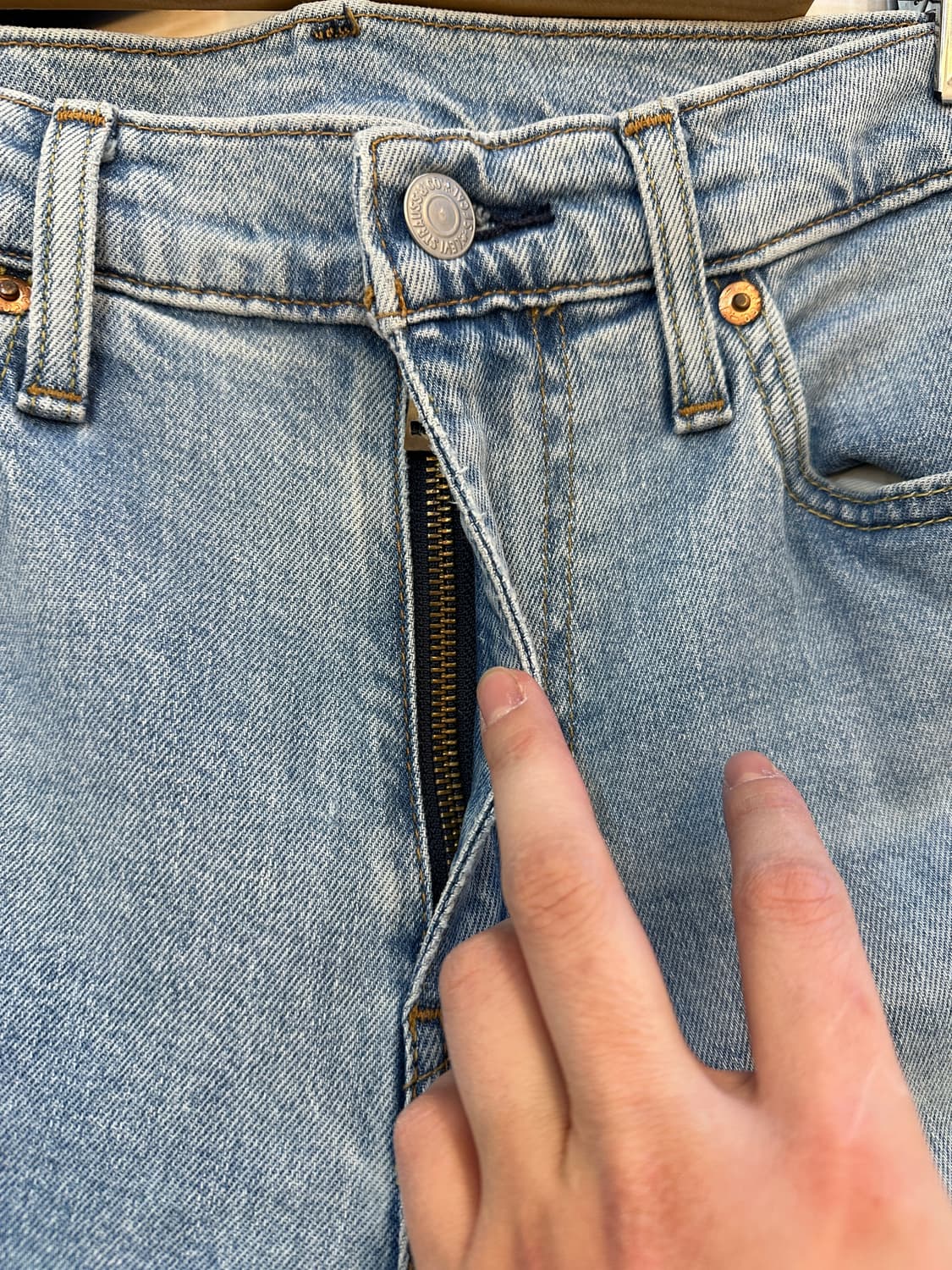 32) 리바이스 511 연청 슬림핏 일자 청바지 상품이미지4