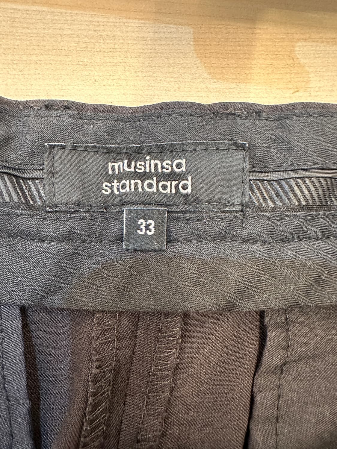 33) 무신사 스탠다드 다크 그레이 슬랙스 상품이미지4