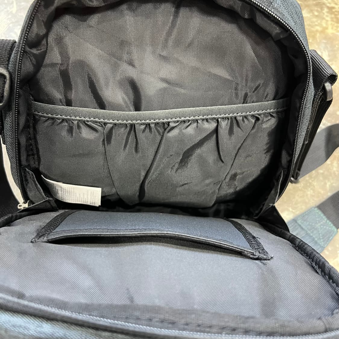 노스페이스 빅로고 메신저백 가방 크로스백 남여공용 상품이미지5