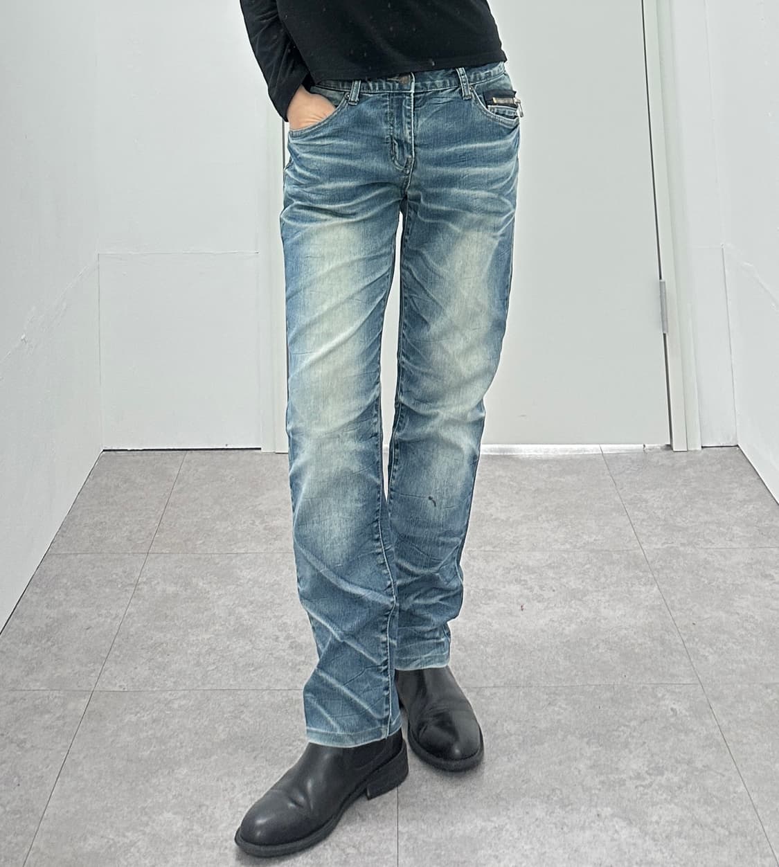 Vintage fade lines back zipper denim pan 상품이미지1