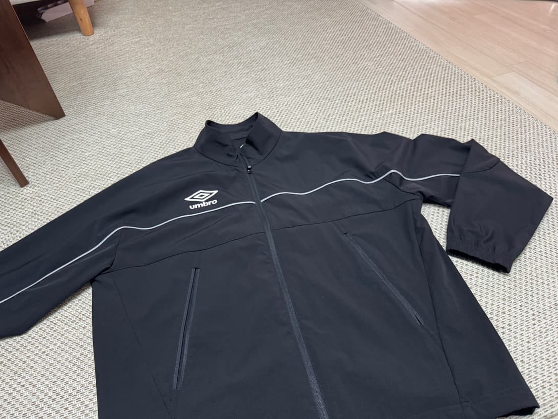 엄브로 루즈핏 워밍업 자켓 블랙 L사이즈 상품이미지1