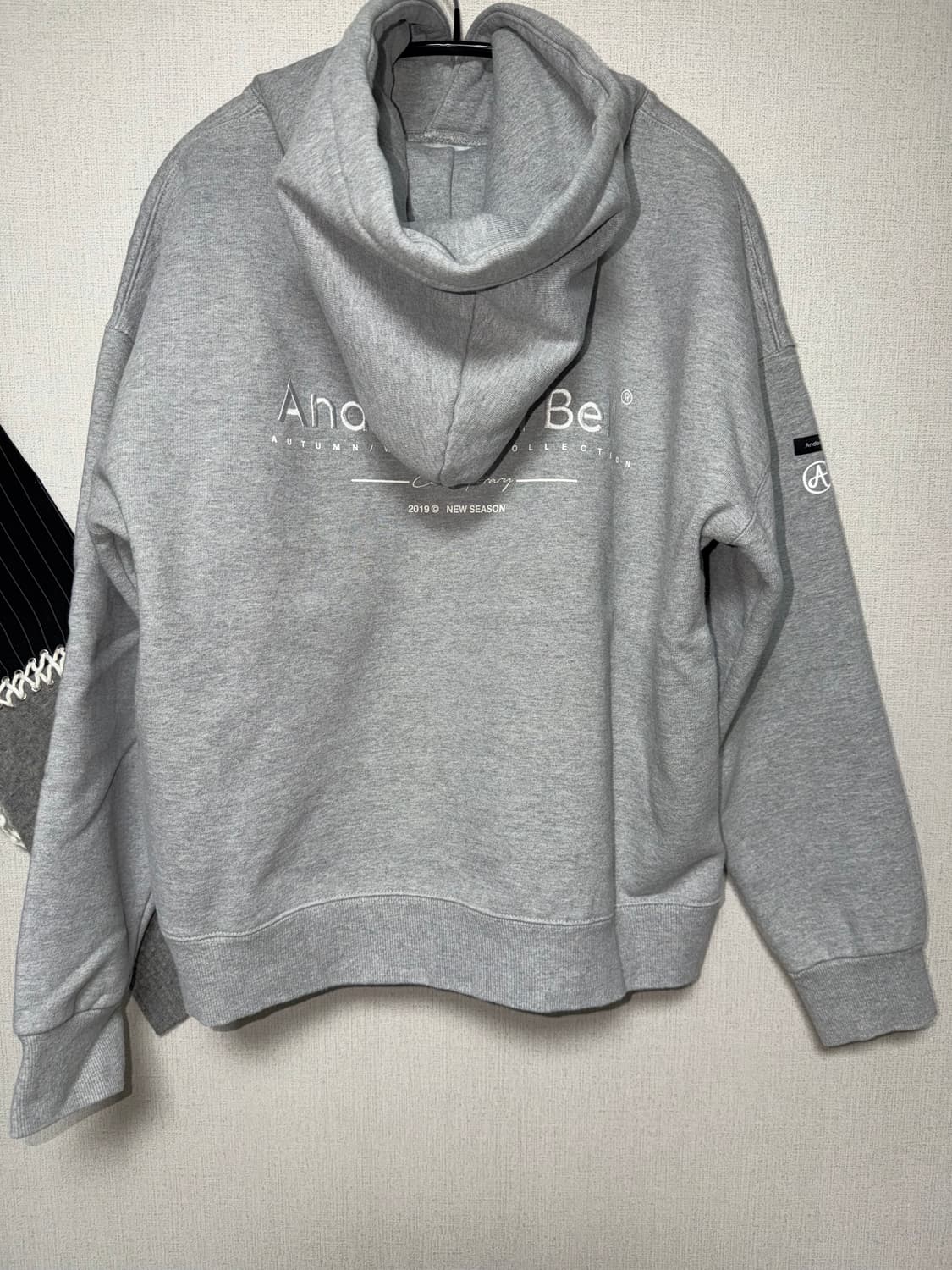 앤더슨벨 후드티 상품이미지1