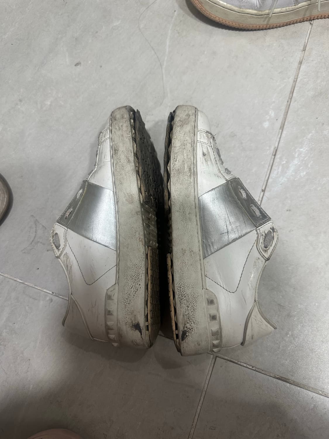 발렘티노 스니커즈 상품이미지3