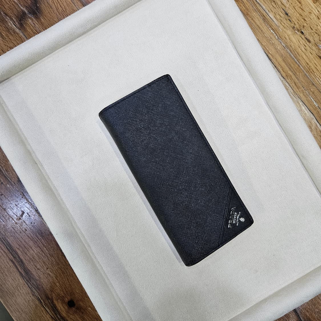 프라다 사피아노 레더 장지갑 블랙 상품이미지1