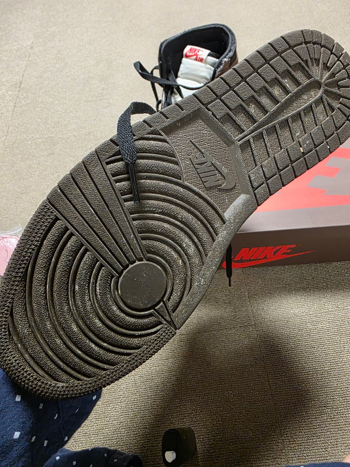 [280] 나이키 에어 조던 1 트래비스 스캇 모카 상품이미지2