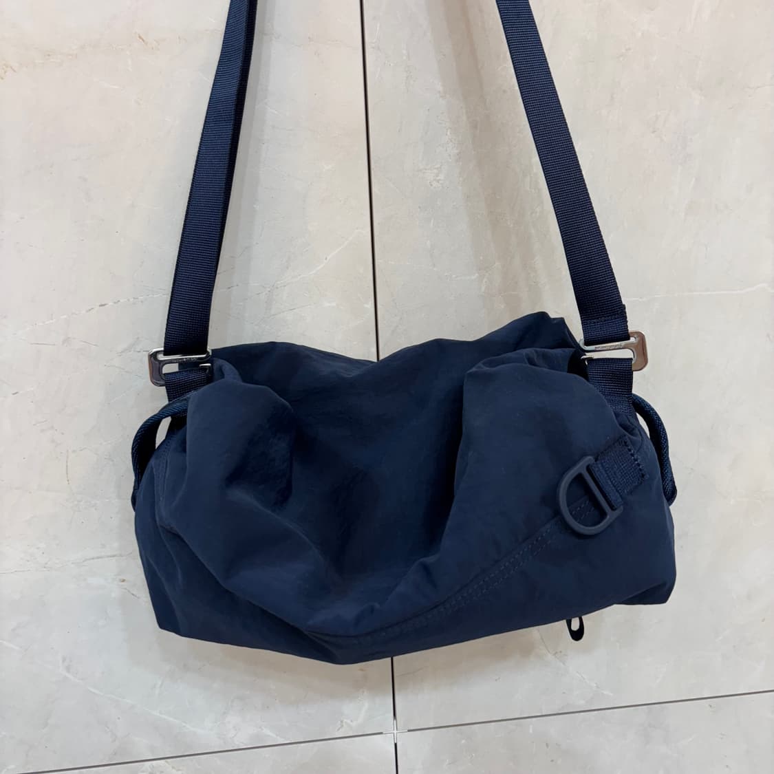 룰루레몬 네이비 크로스백 상품이미지6