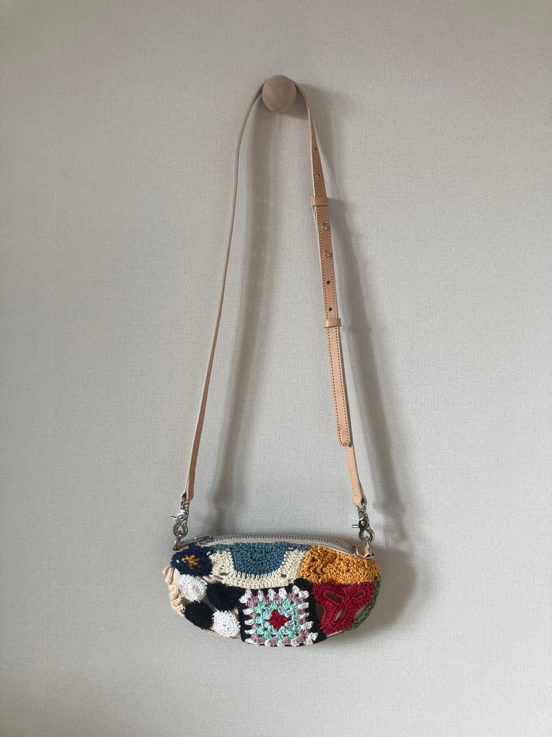 더뮤지엄비지터 니트미니백 크로스백 상품이미지3