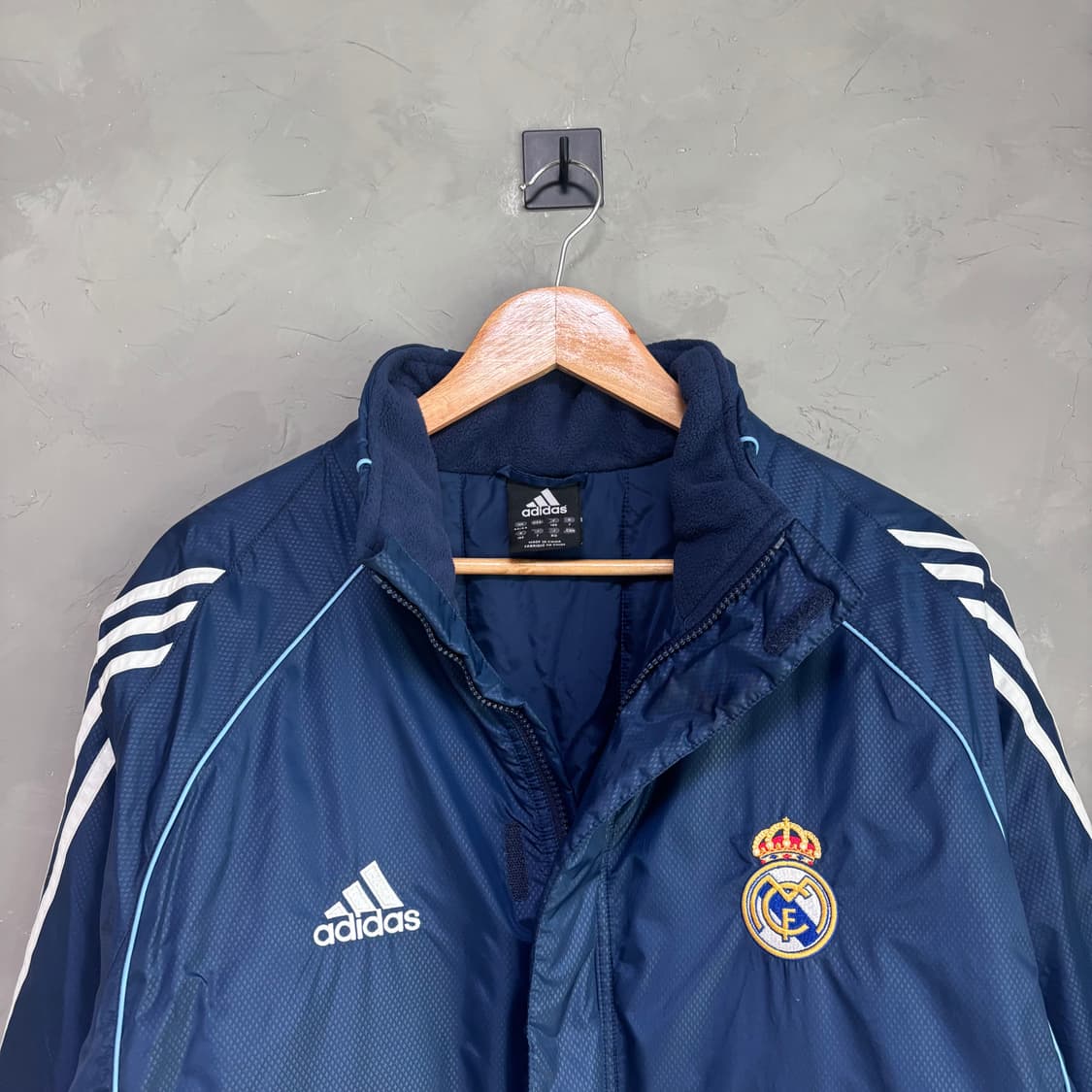 아디다스 레알 마드리드 패딩 벤치 파카 상품이미지2