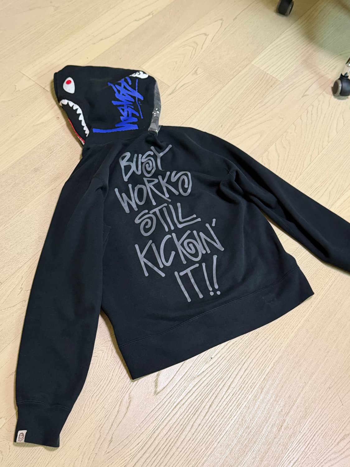 베이프 x 스투시 콜라보 샤크 후드집업 상품이미지4