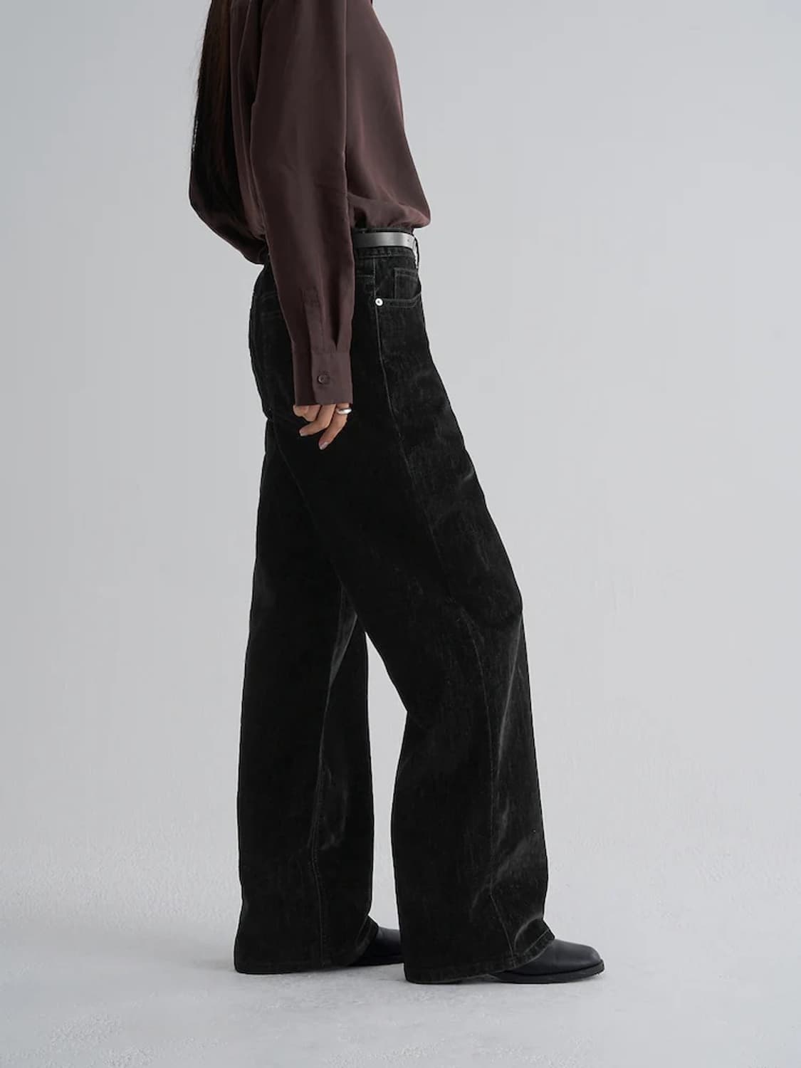 벨벳 세미와이드 팬츠  블랙 (355X21LP65) 상품이미지3