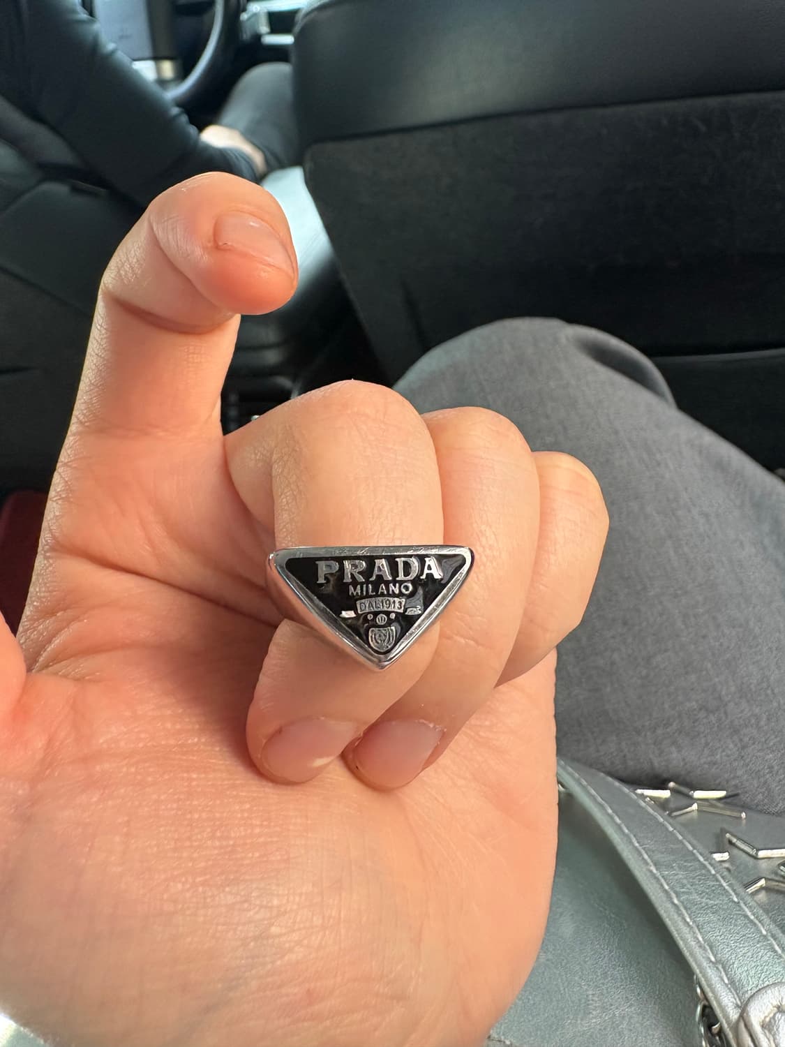 프라다 에나멜 실버 링 상품이미지2