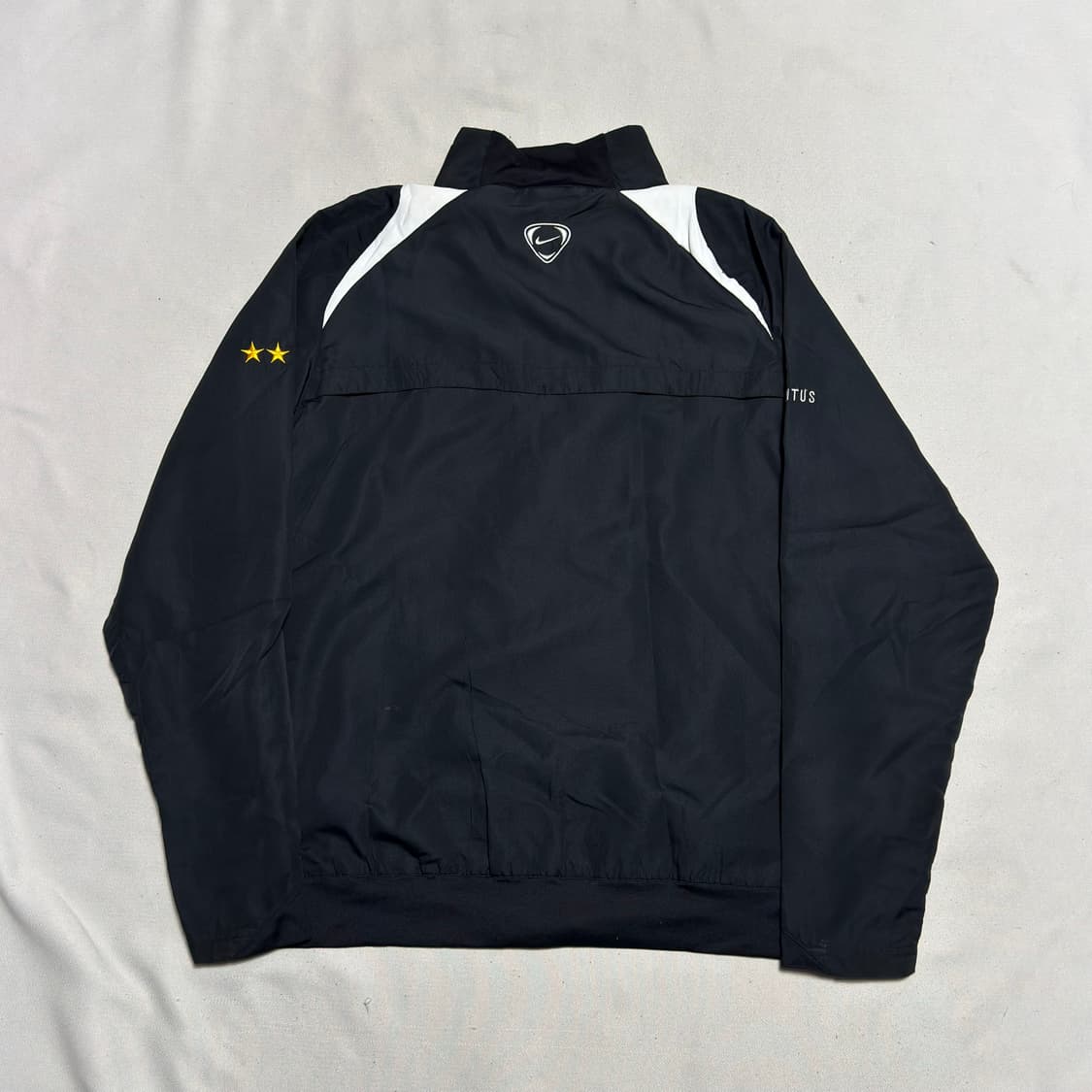 L 나이키 유벤투스 화이트 파이핑 블랙 트랙탑 상품이미지3