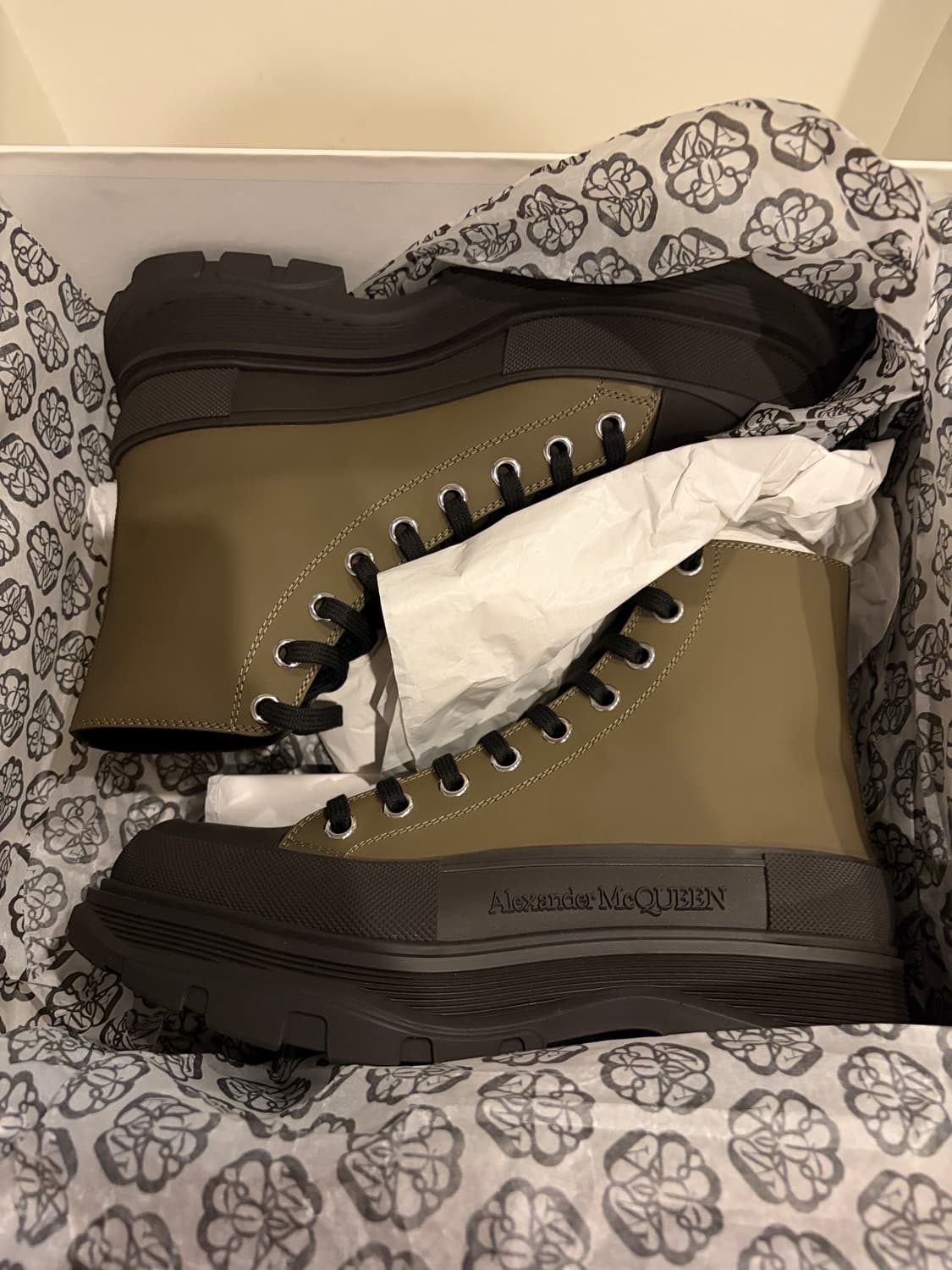 [새상품] 알렉산더 맥퀸 트레드 슬릭 부츠 42 상품이미지7