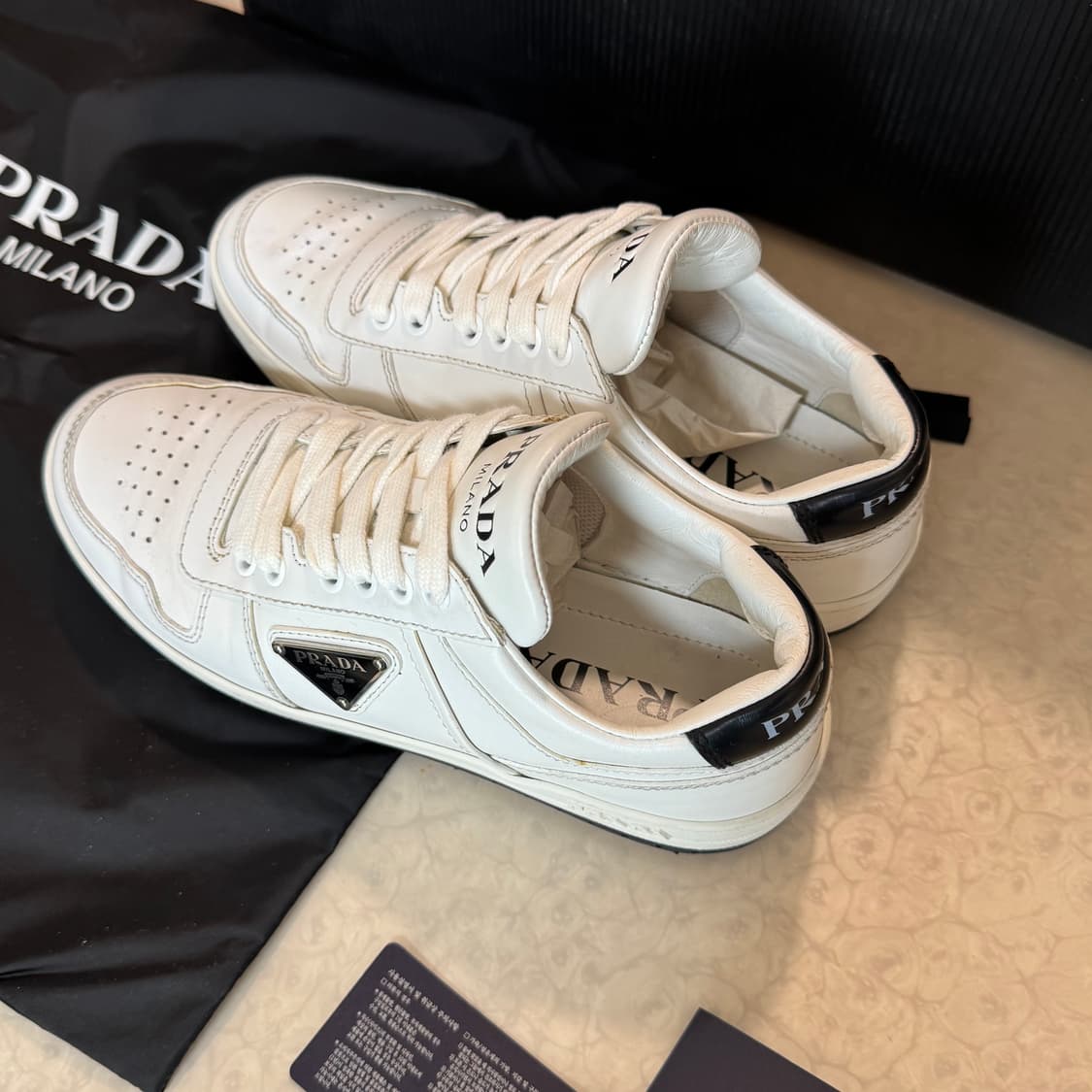 프라다 다운타운 스니커즈 화이트 36.5 상품이미지5