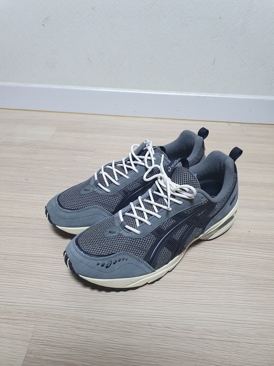 아식스 젤 1090 v2 오이스터 그레이 305 상품이미지4