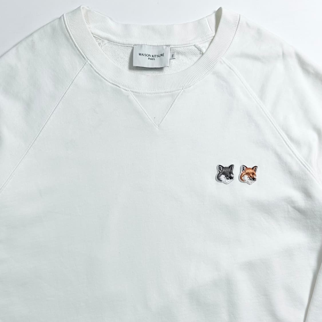 메종키츠네 화이트 폭스헤드 맨투맨  상품이미지2