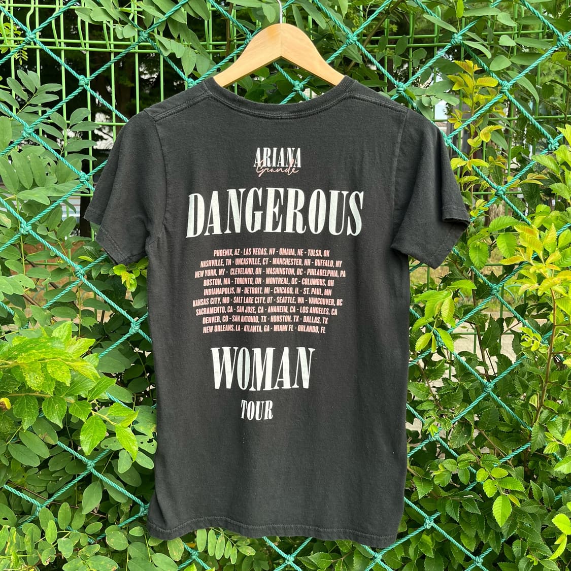 (XS) 아리아나 그란데 우먼 투어 반팔 티셔츠 상품이미지3