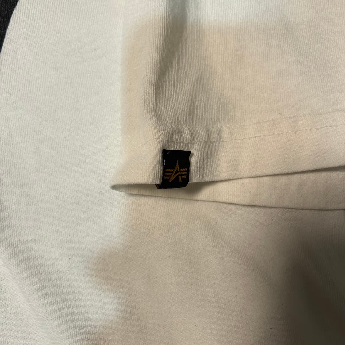 [L] 알파 인더스트리 ARMY 로고 프린팅 반팔 티셔츠 상품이미지5