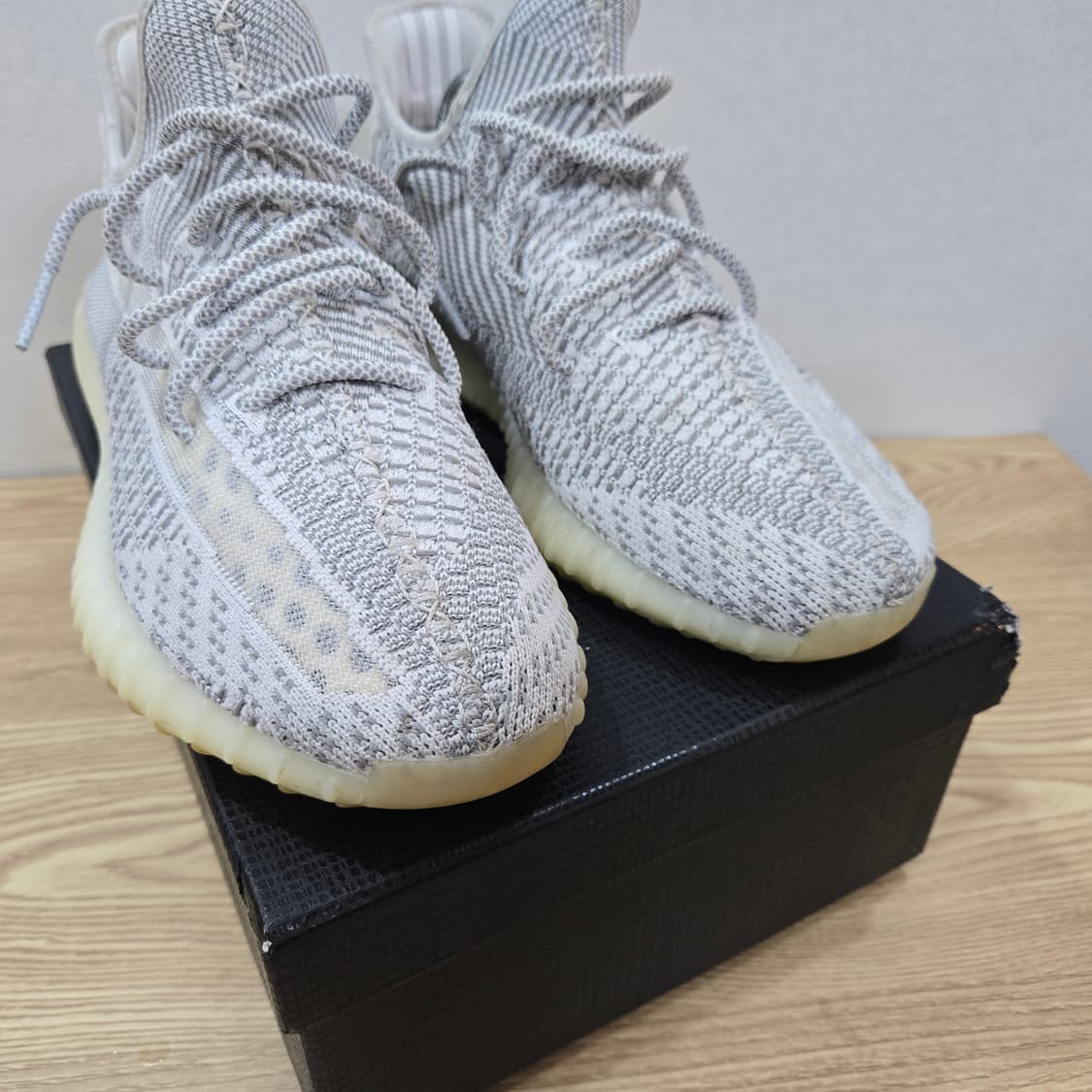 290 아디다스 이지부스트 350v2 스테틱 화이트 상품이미지5