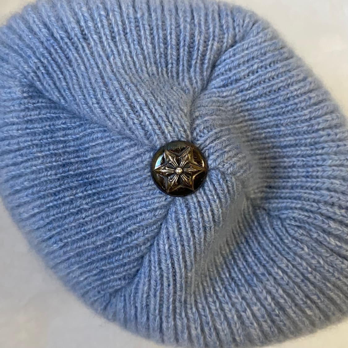 [Free] 크롬하츠 빅 대디 캐시미어 비니 라이트 블루 화이트 상품이미지3