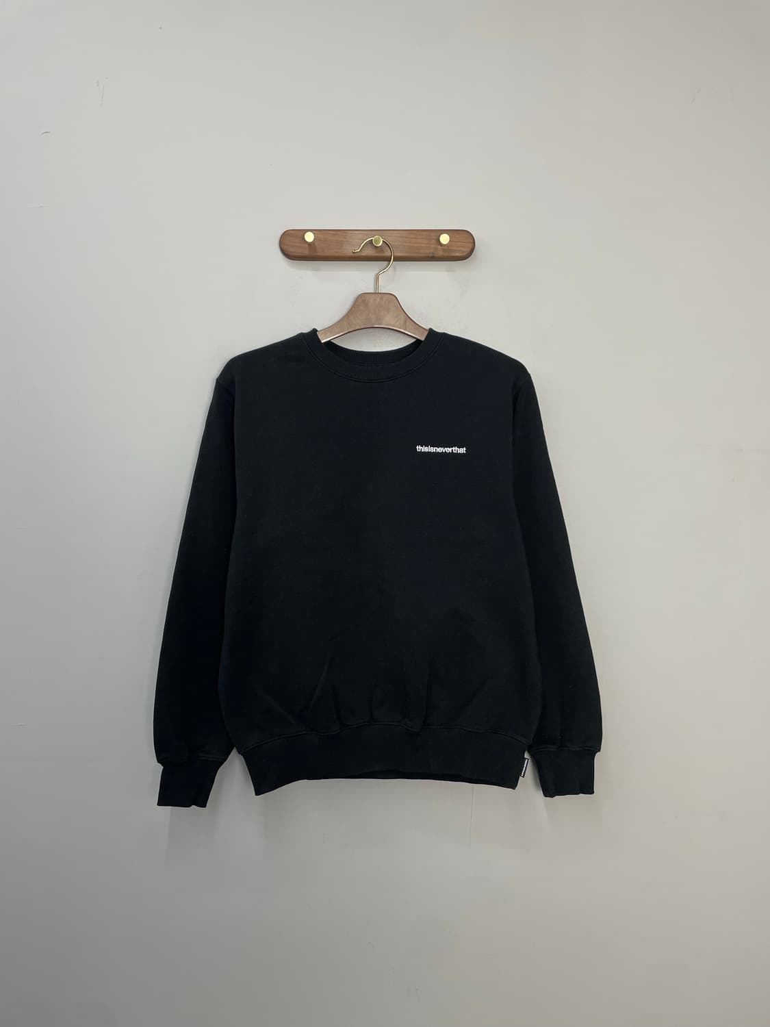 디스이즈네버댓 백로고 블랙 맨투맨 H1921 상품이미지3